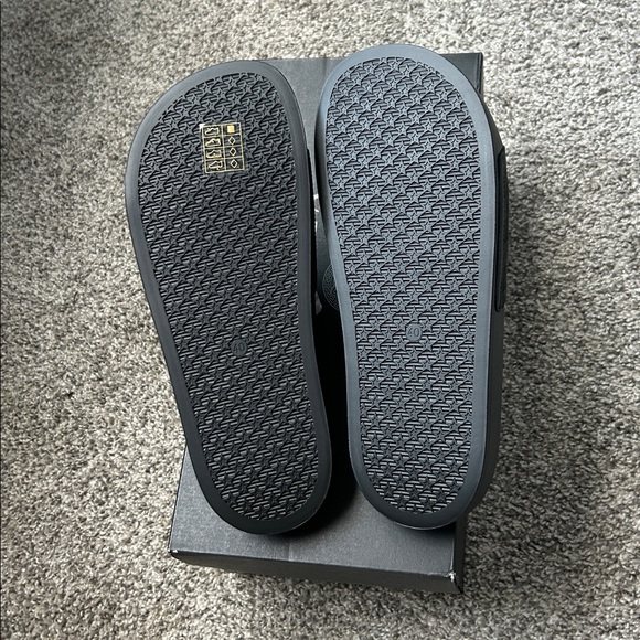 Versace Slides - Picture 4 of 4
